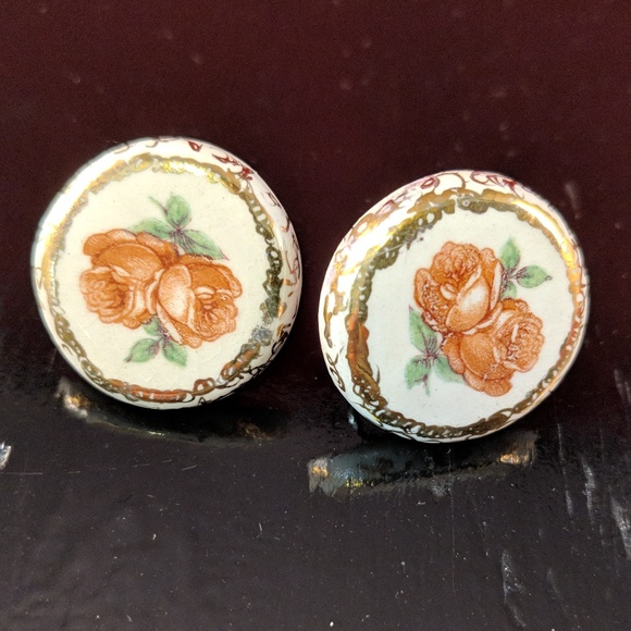 Vintage Jewelry - Vintage Round Rose Screwback Earrings Gold Swirls